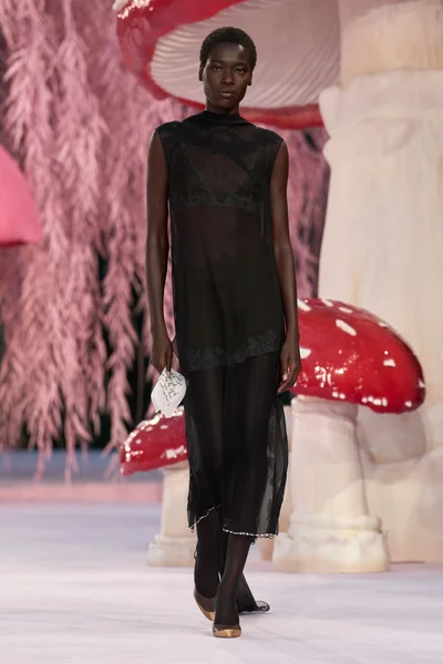 Look 13